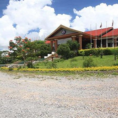 Vansana Plain Of Jars Hotel Muang Phônsavan Esterno foto