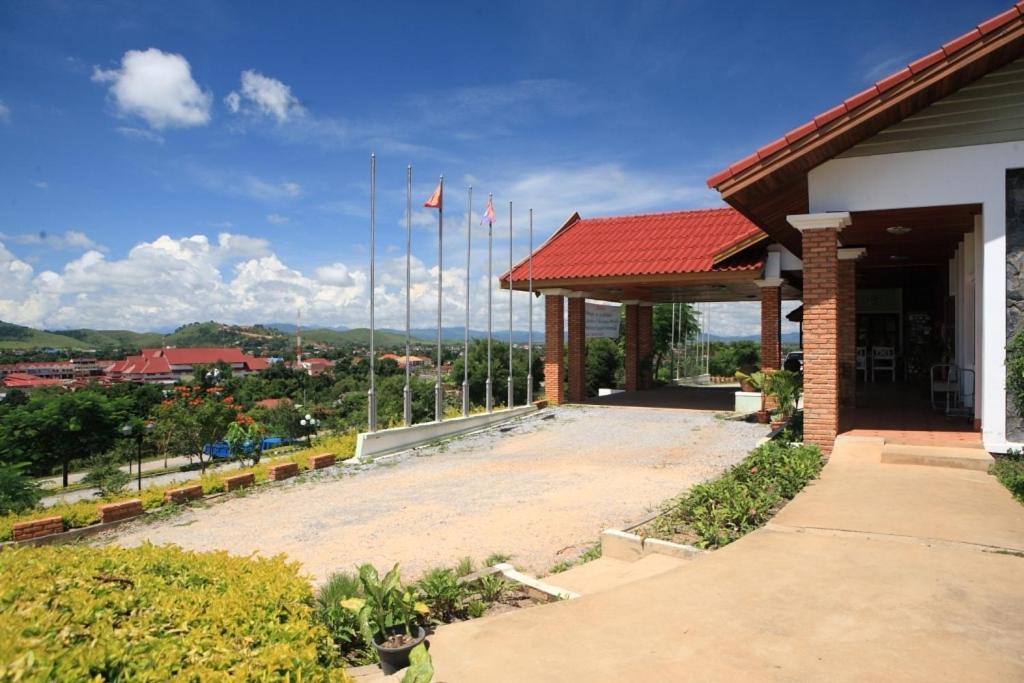 Vansana Plain Of Jars Hotel Muang Phônsavan Esterno foto