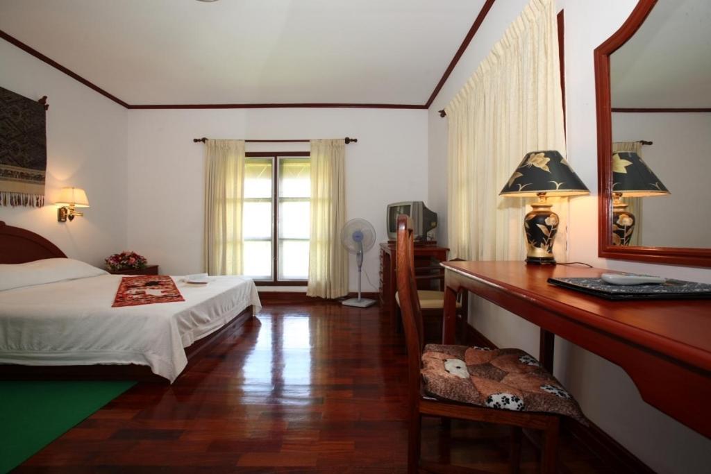 Vansana Plain Of Jars Hotel Muang Phônsavan Esterno foto