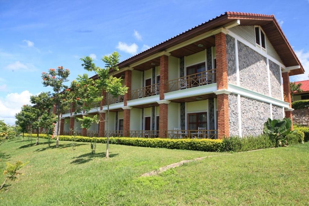 Vansana Plain Of Jars Hotel Muang Phônsavan Esterno foto