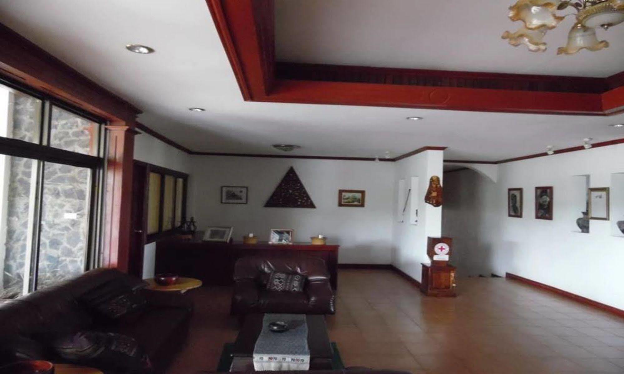 Vansana Plain Of Jars Hotel Muang Phônsavan Esterno foto