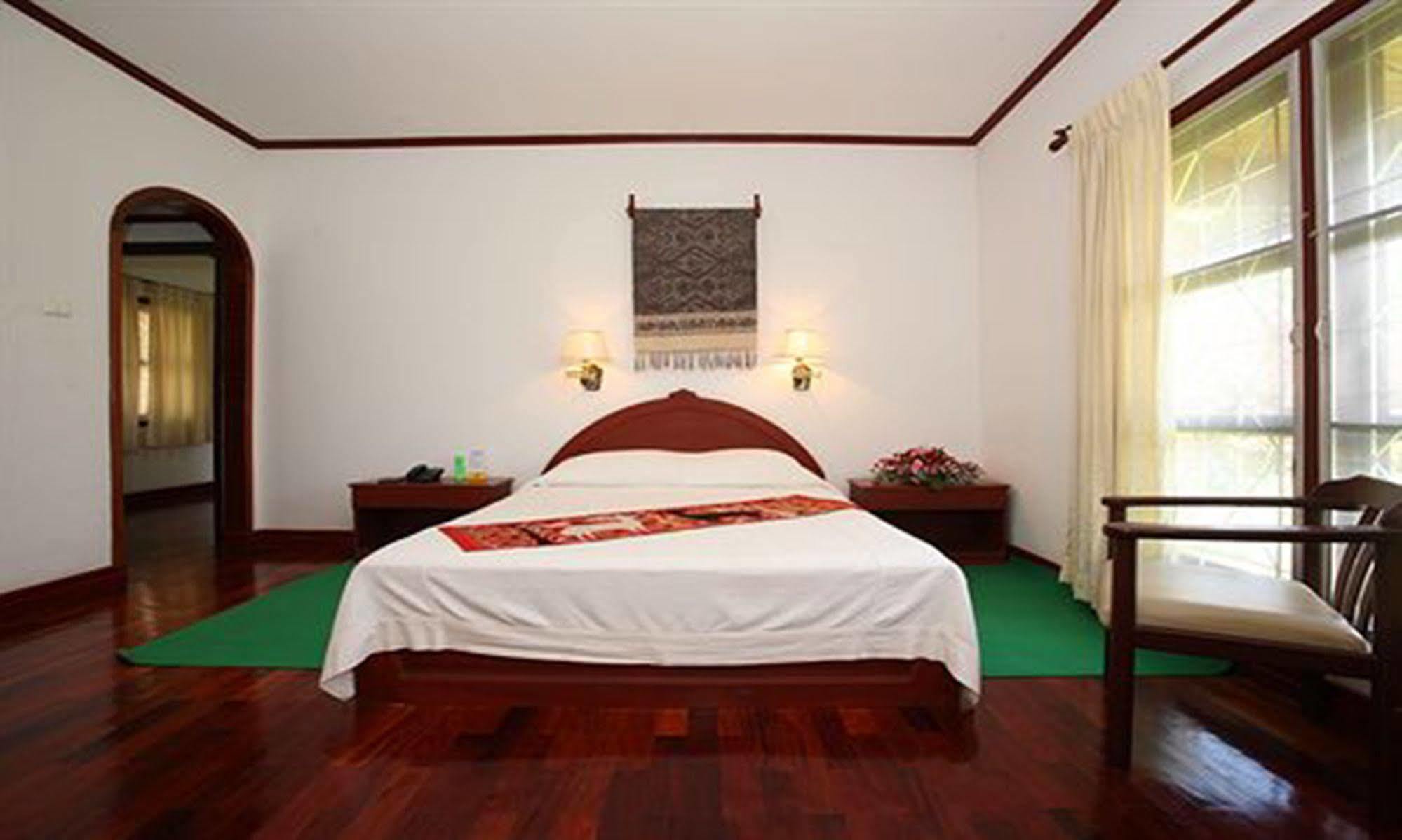 Vansana Plain Of Jars Hotel Muang Phônsavan Esterno foto