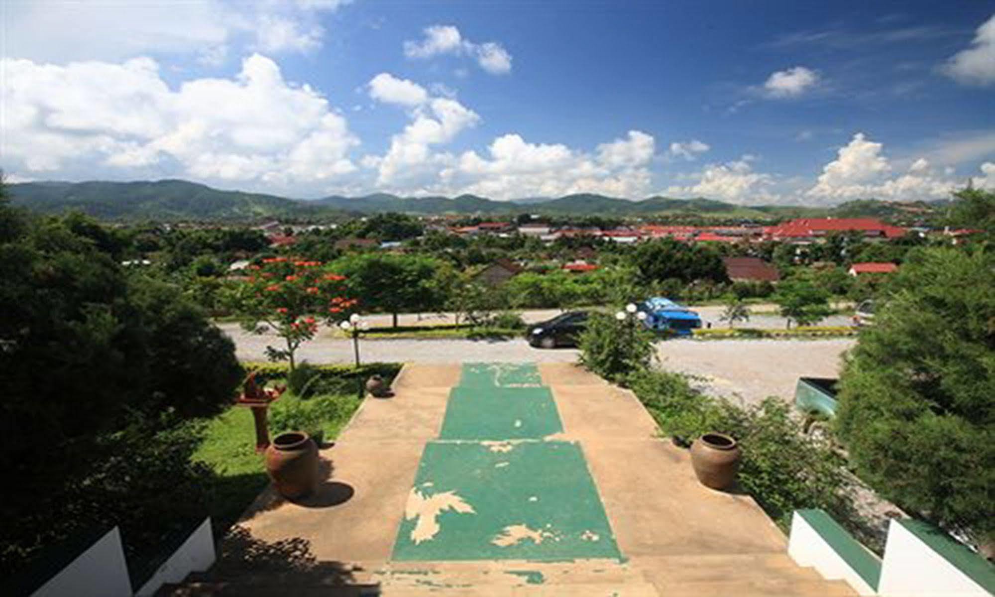 Vansana Plain Of Jars Hotel Muang Phônsavan Esterno foto