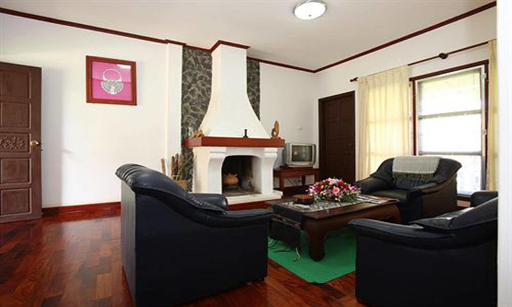 Vansana Plain Of Jars Hotel Muang Phônsavan Esterno foto