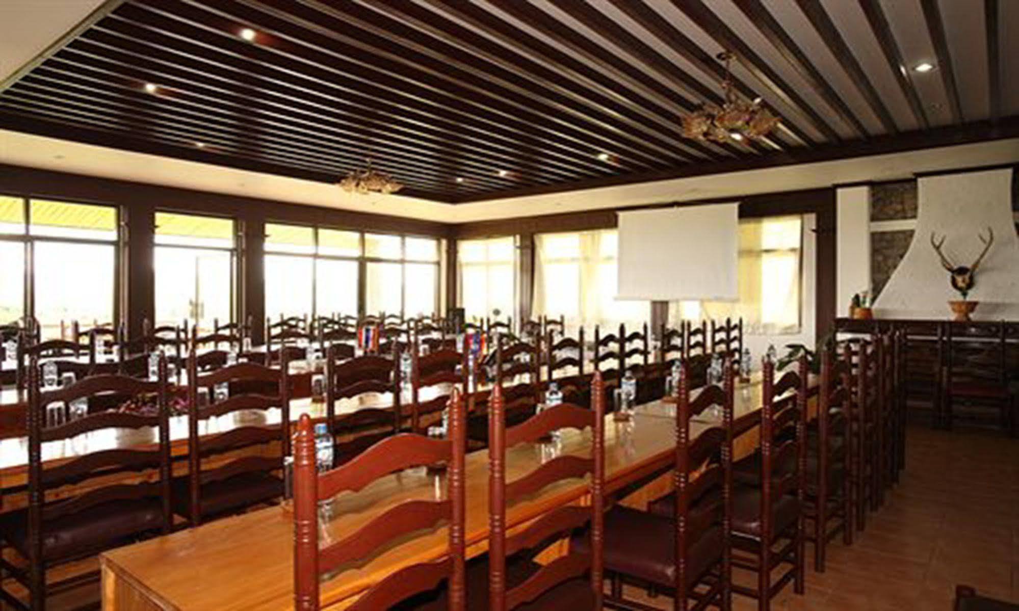 Vansana Plain Of Jars Hotel Muang Phônsavan Esterno foto